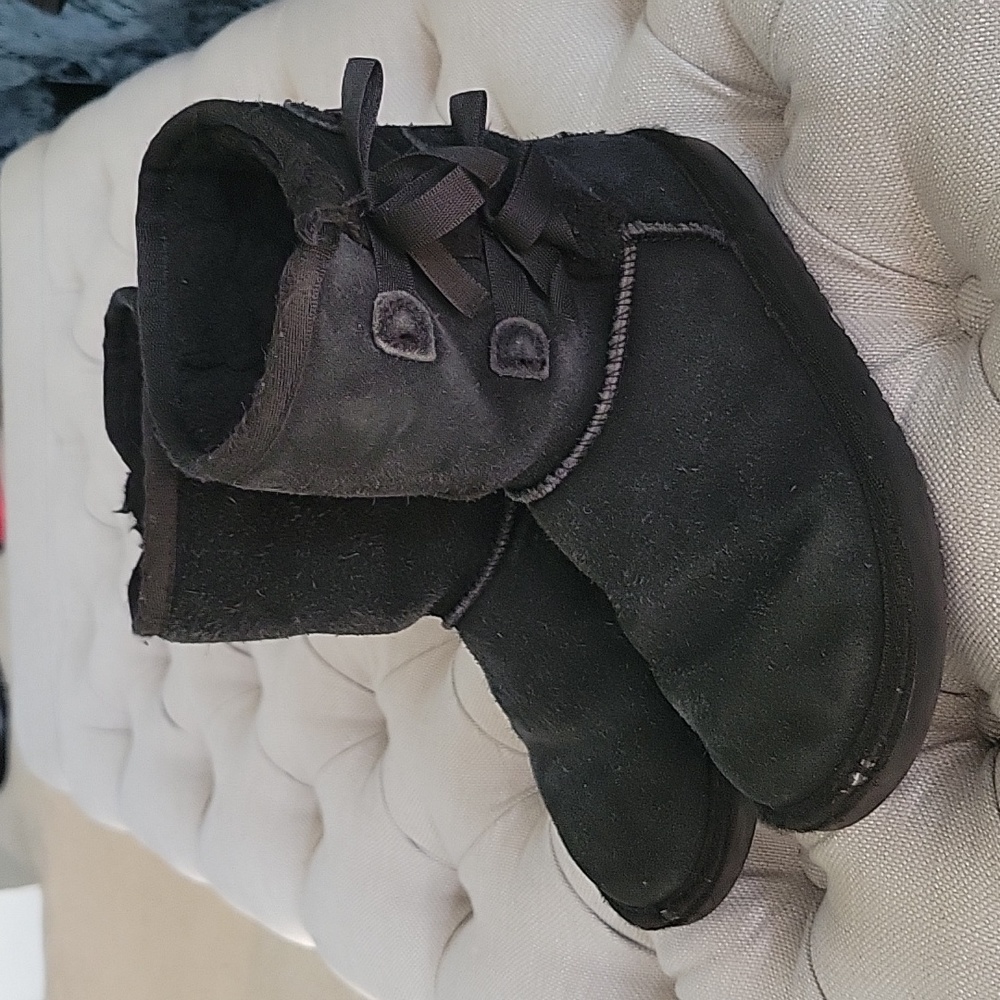 Koolaburra by Ugg Black Suede Boots